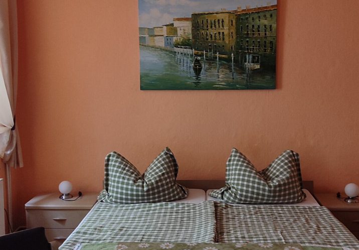 Nicht nur Radfahrer finden auf dem Saalradweg in der Pension Schernich, Alsben, eine Unterkunft.